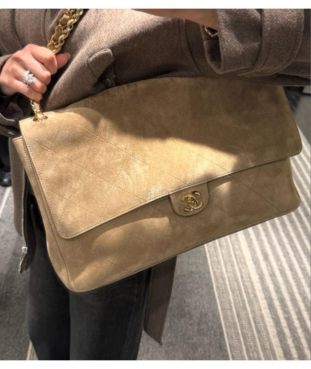 CHANEL Бежевая замшевая сумка через плечо, фото 3