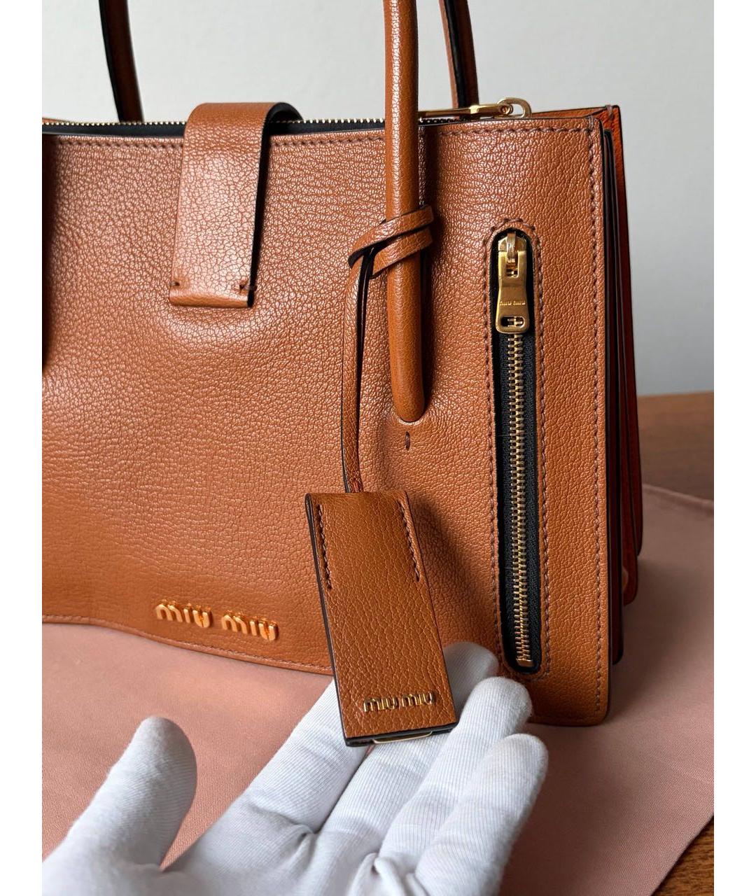 MIU MIU Коричневая кожаная сумка через плечо, фото 4