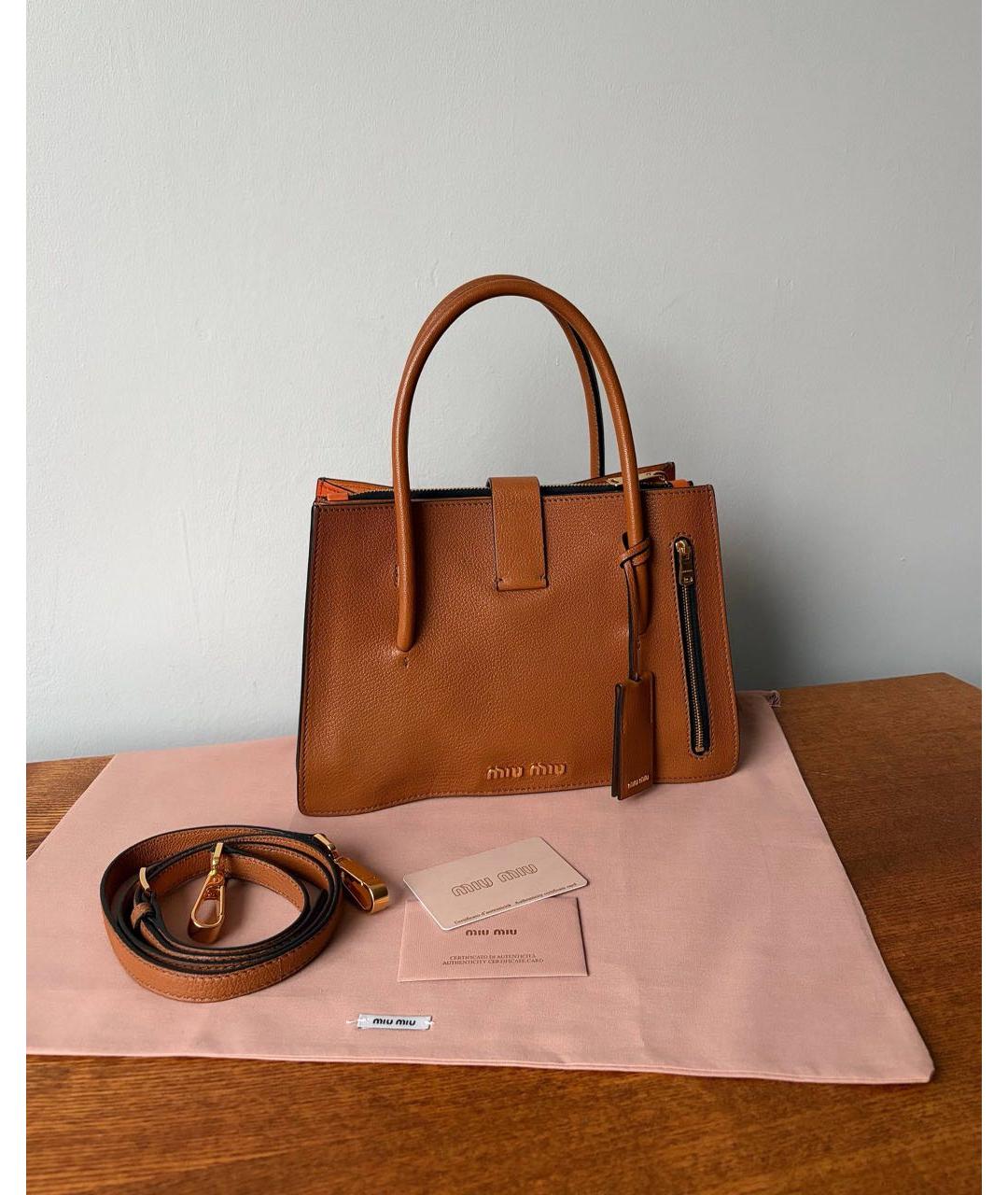 MIU MIU Коричневая кожаная сумка через плечо, фото 2