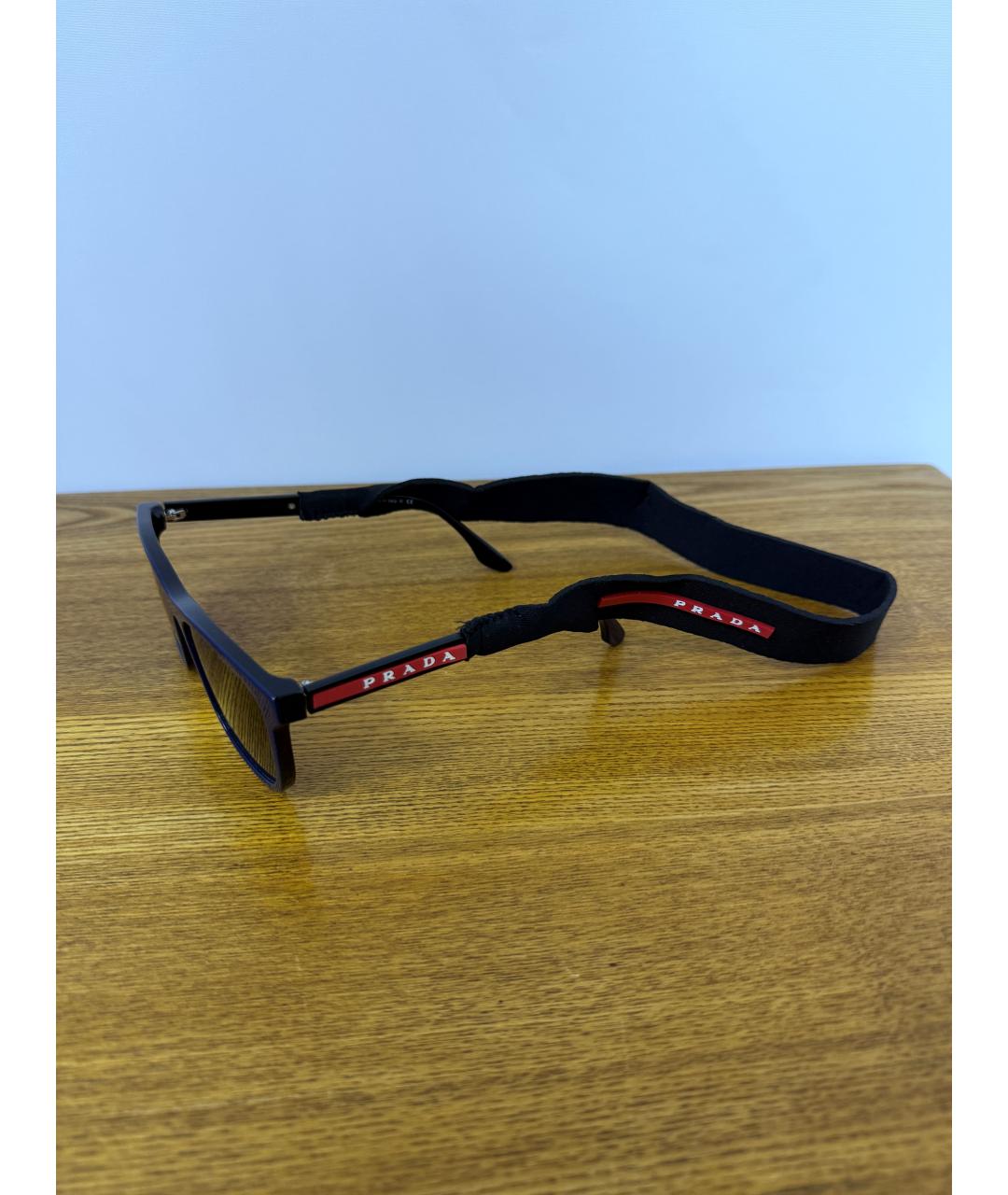 PRADA Черные пластиковые солнцезащитные очки, фото 3