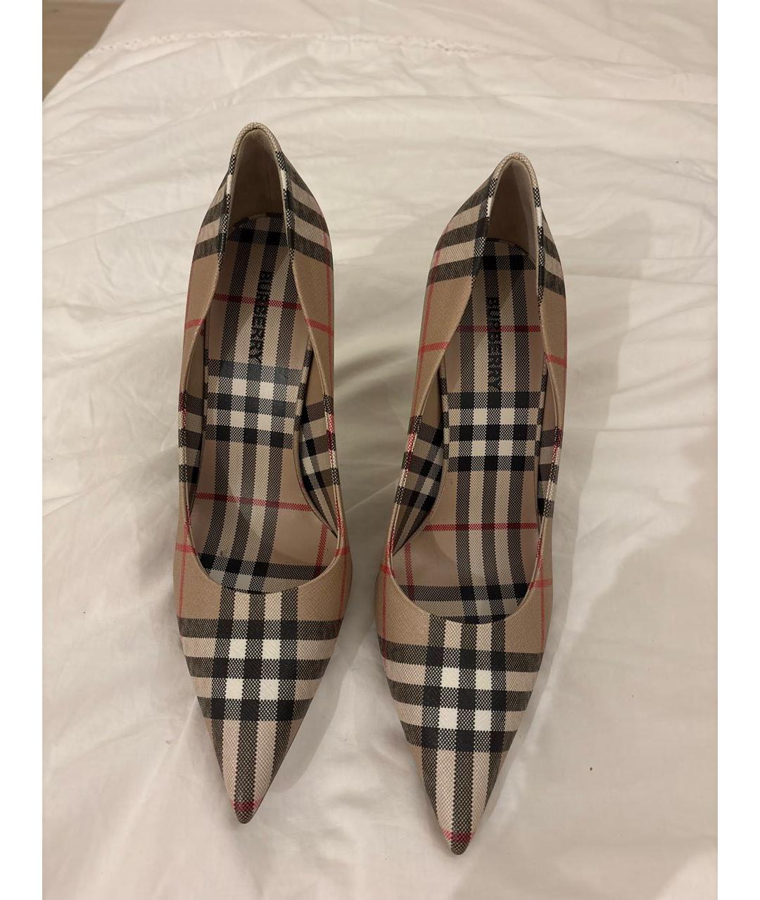 BURBERRY Бежевые туфли, фото 2