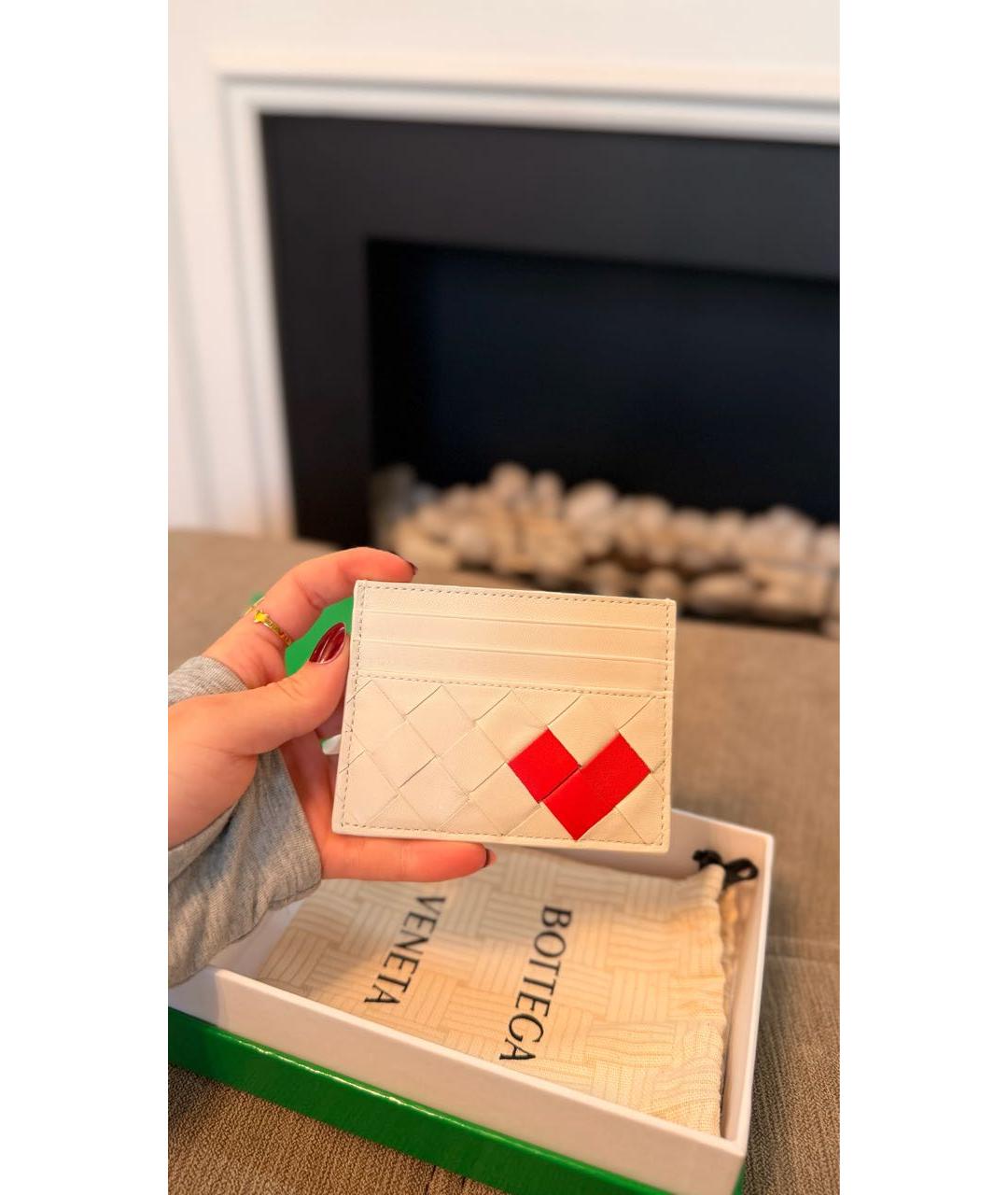 BOTTEGA VENETA Белый кожаный кардхолдер, фото 3