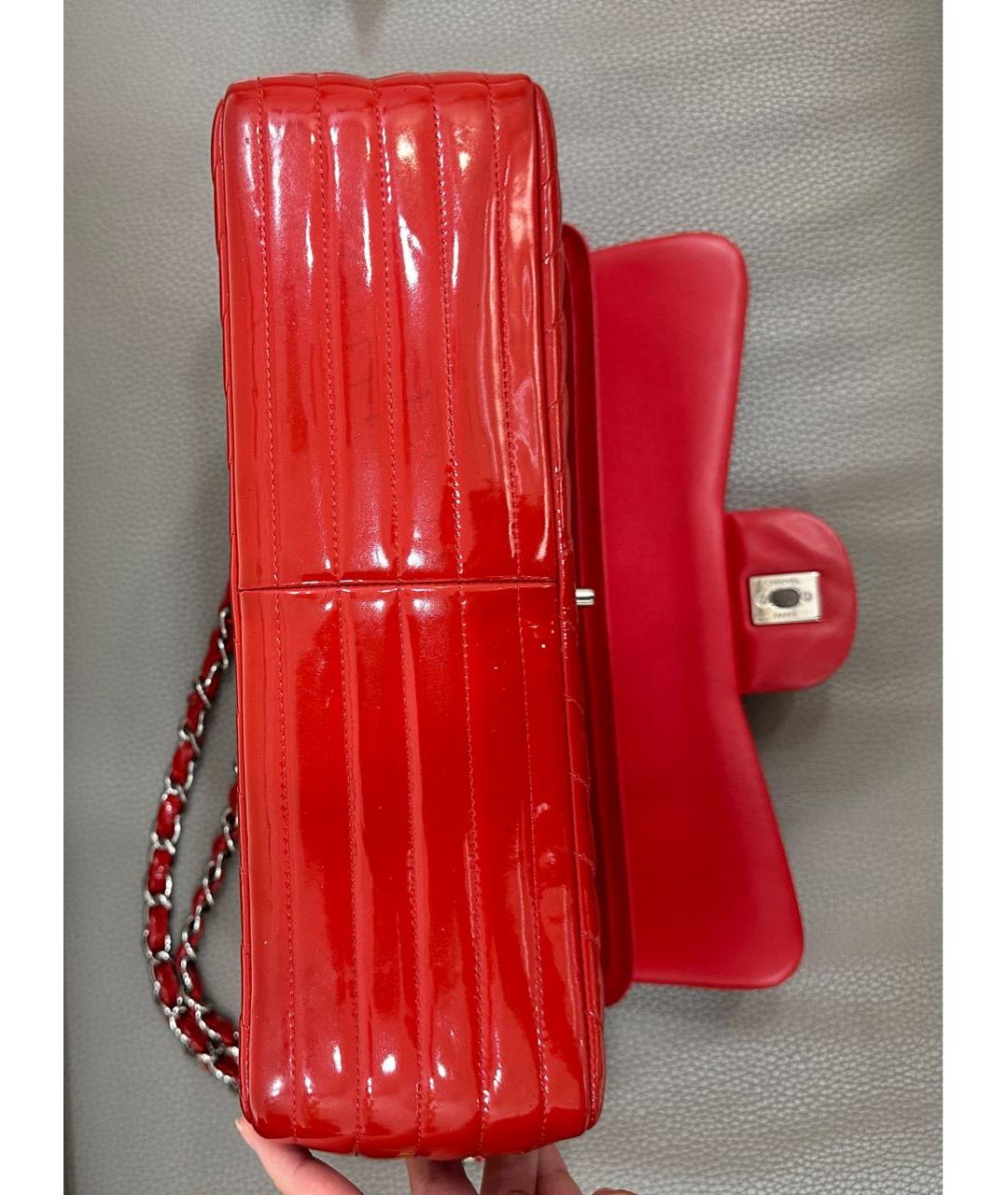 CHANEL Красная сумка через плечо из лакированной кожи, фото 6