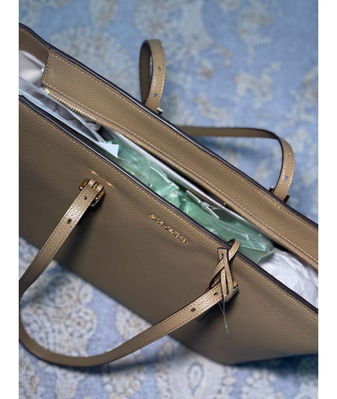 MICHAEL KORS Бежевая кожаная сумка тоут, фото 3