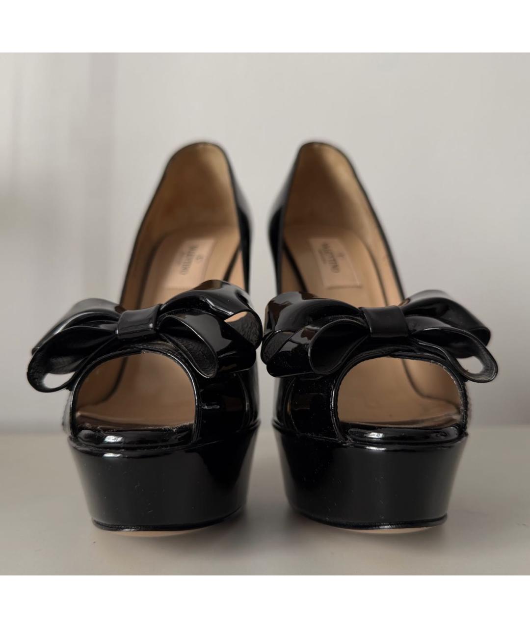 VALENTINO Черные туфли из лакированной кожи, фото 2