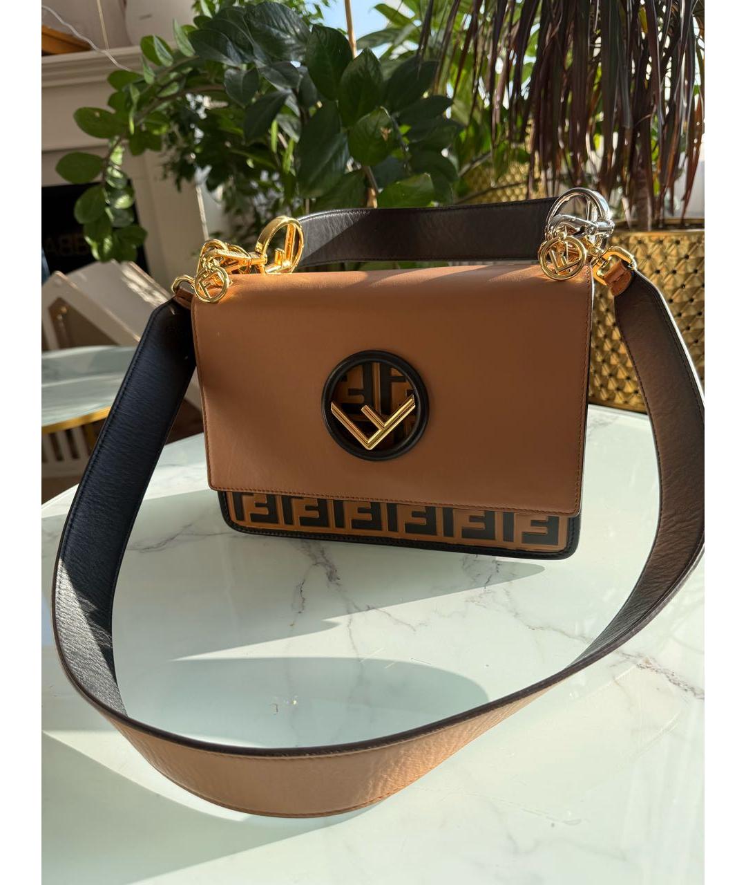 FENDI Коричневая кожаная сумка с короткими ручками, фото 2