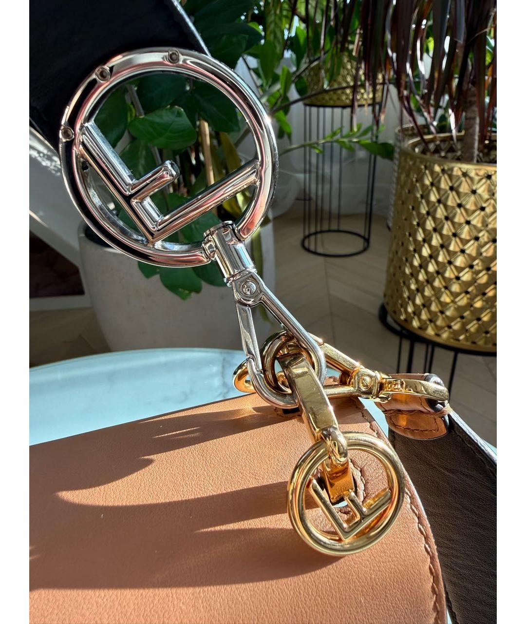 FENDI Коричневая кожаная сумка с короткими ручками, фото 6