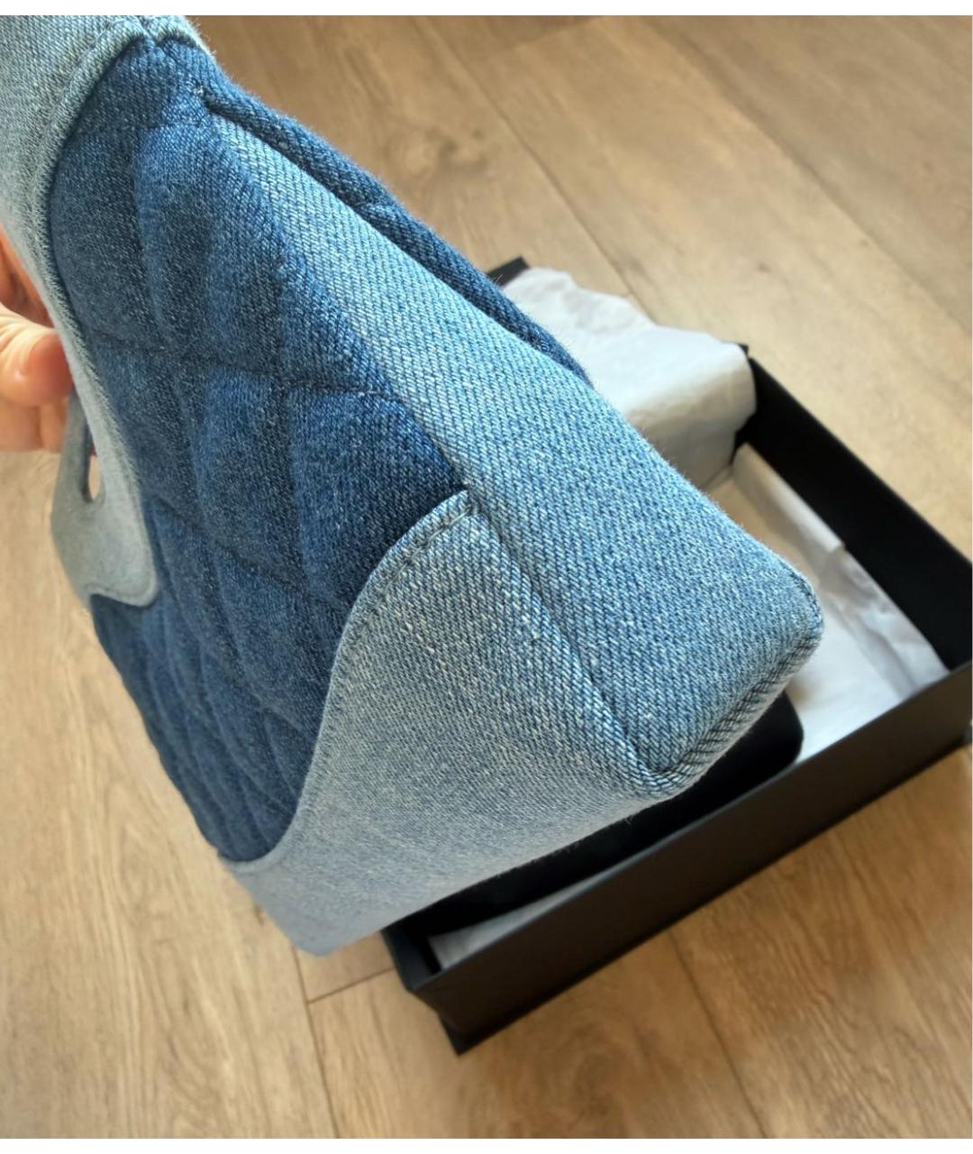 CHANEL Голубая деним сумка с короткими ручками, фото 6