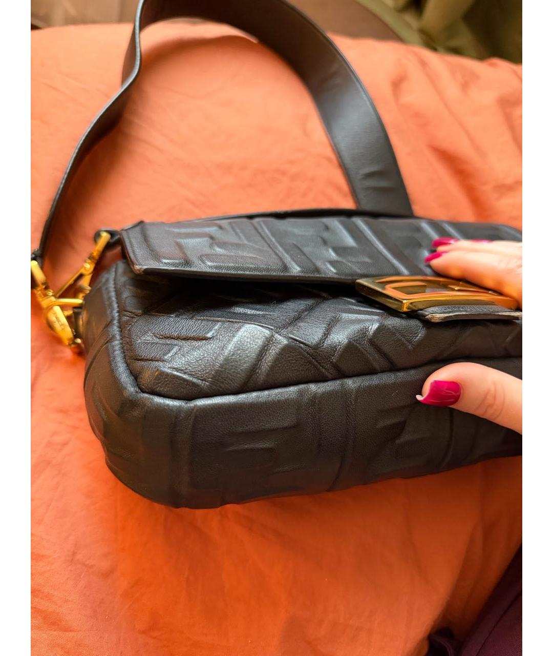 FENDI Черная кожаная сумка через плечо, фото 3
