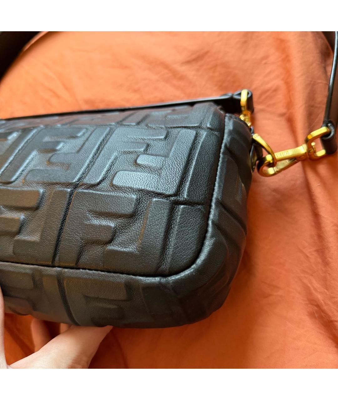 FENDI Черная кожаная сумка через плечо, фото 6