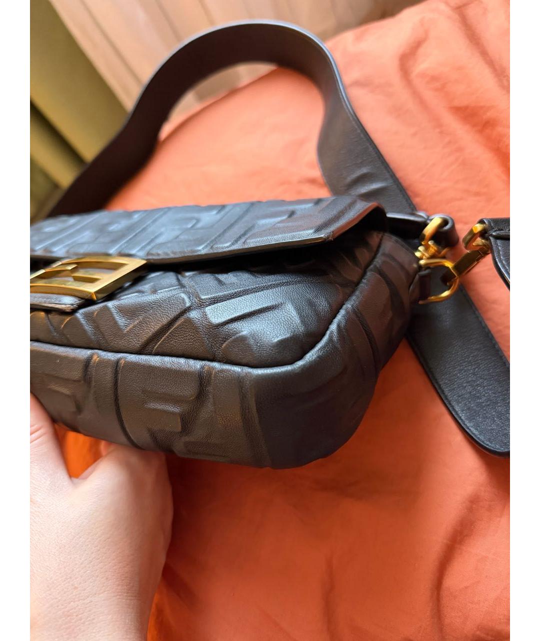 FENDI Черная кожаная сумка через плечо, фото 4