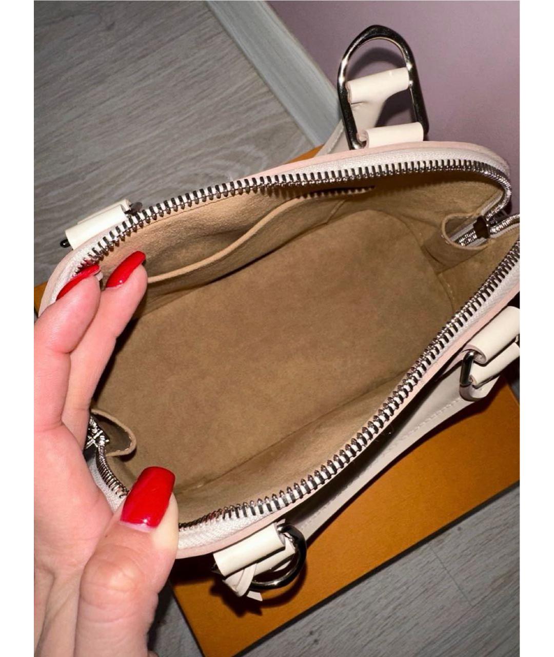 LOUIS VUITTON Бежевая кожаная сумка с короткими ручками, фото 4