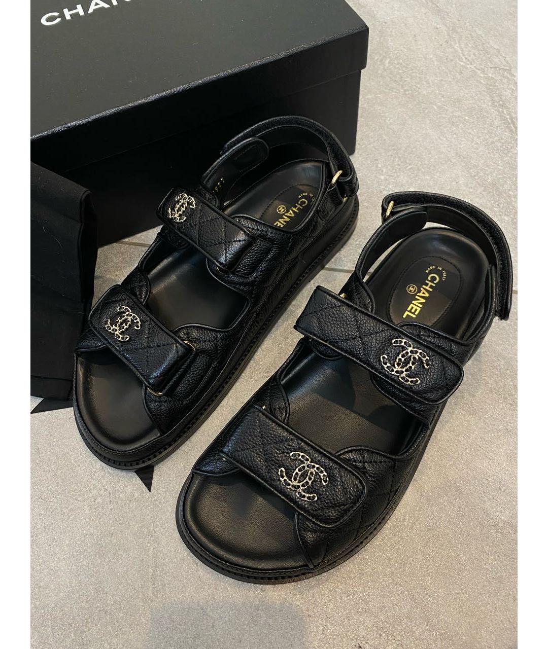 CHANEL Черные кожаные сандалии, фото 2
