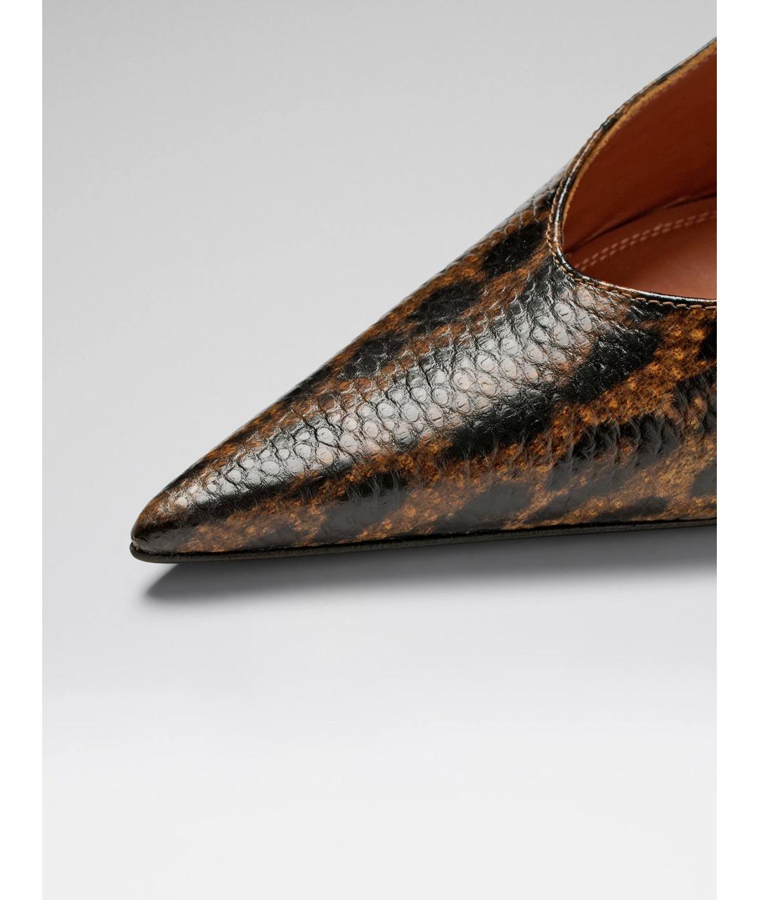 Amina Muaddi Мульти туфли из лакированной кожи, фото 5