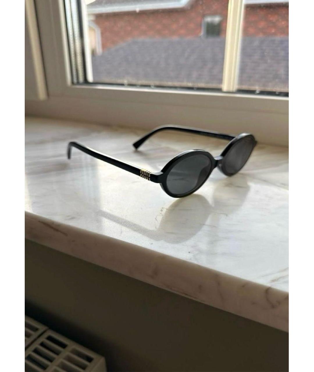 MIU MIU Черные пластиковые солнцезащитные очки, фото 2