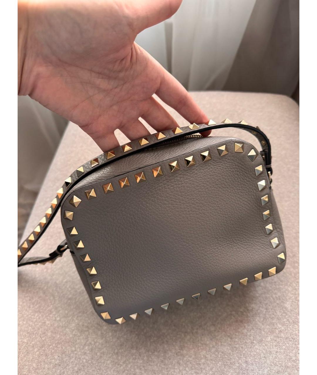 VALENTINO Серая кожаная сумка через плечо, фото 3
