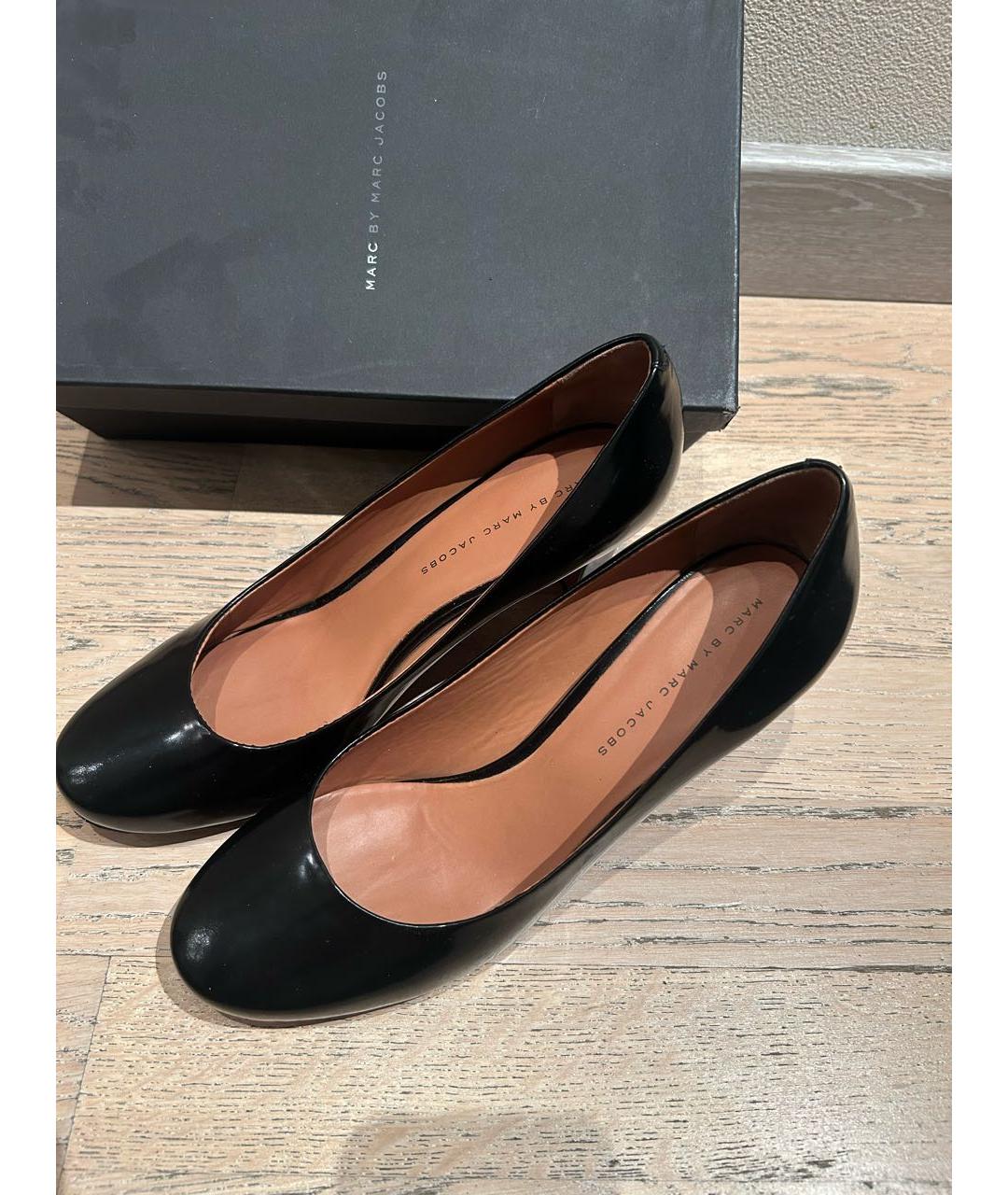 MARC BY MARC JACOBS Черные туфли из лакированной кожи, фото 2