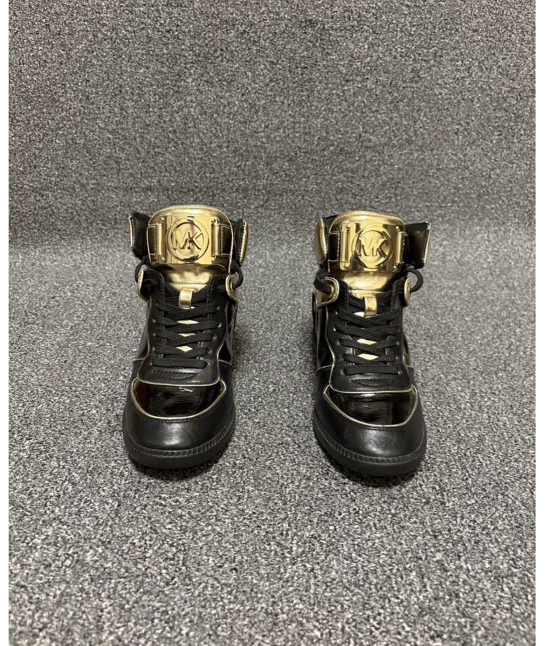 MICHAEL KORS Черные высокие кроссовки / кеды из лакированной кожи, фото 2