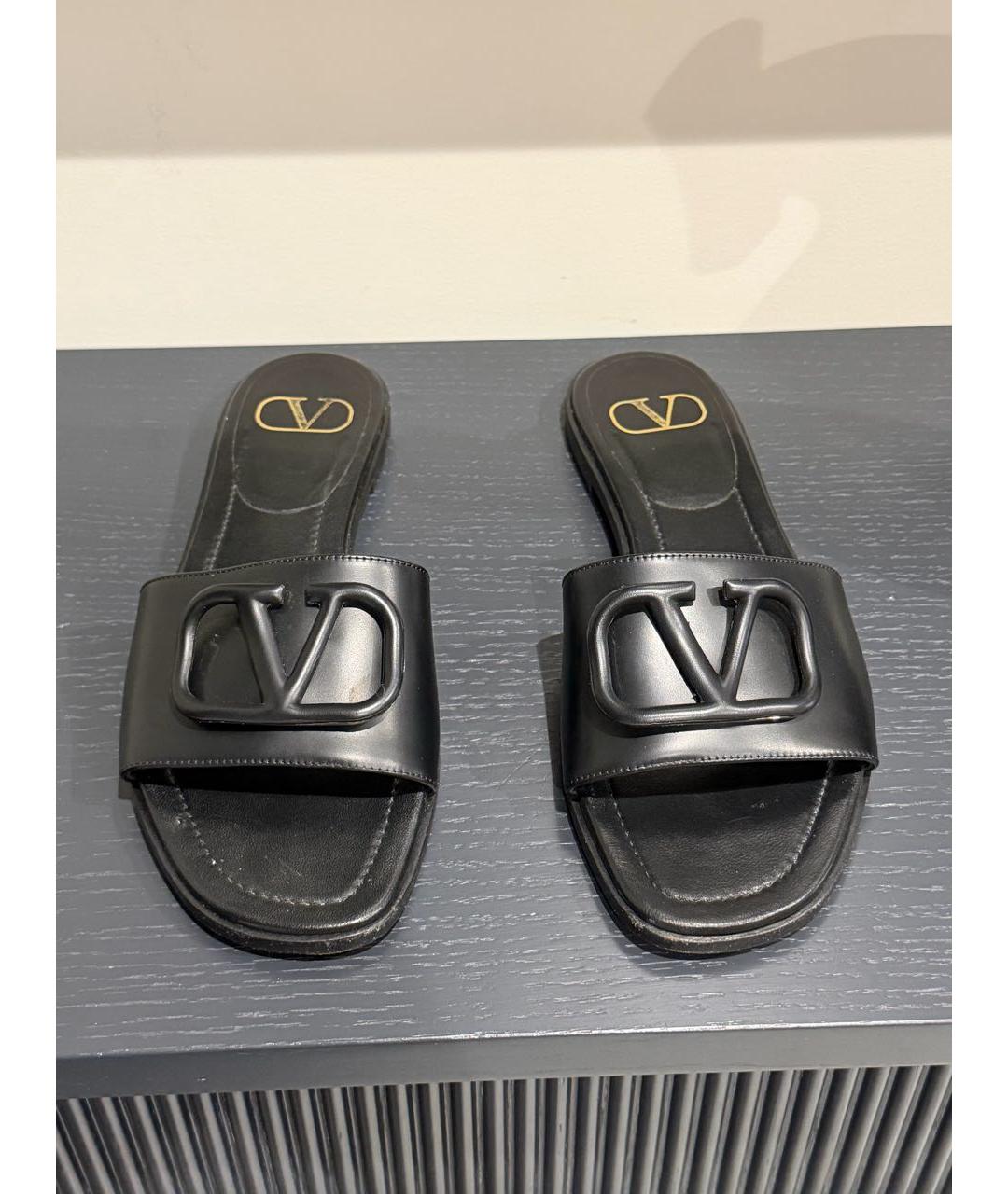 VALENTINO Черные кожаные шлепанцы, фото 3