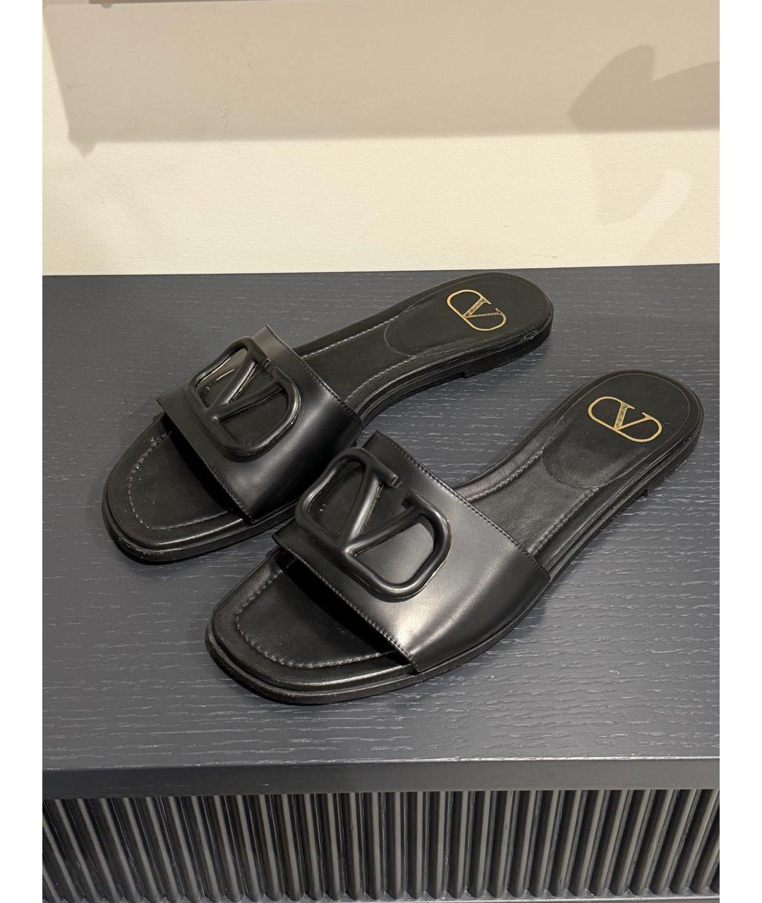 VALENTINO Черные кожаные шлепанцы, фото 2