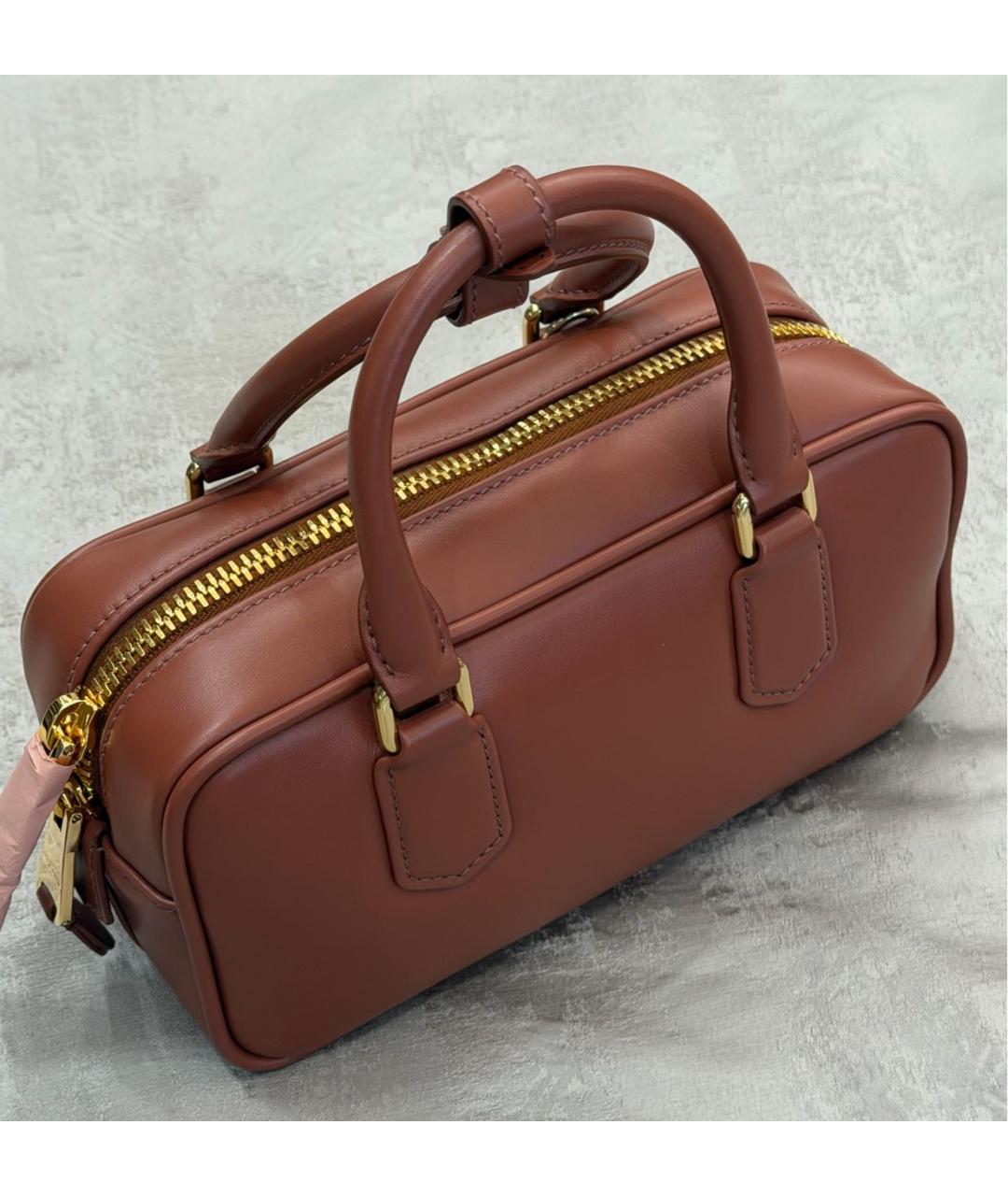 MIU MIU Коричневая кожаная сумка с короткими ручками, фото 6