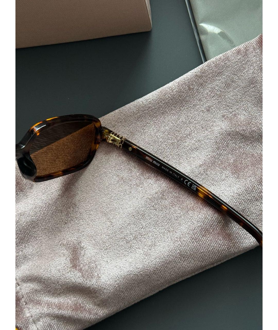 MIU MIU Коричневые пластиковые солнцезащитные очки, фото 4