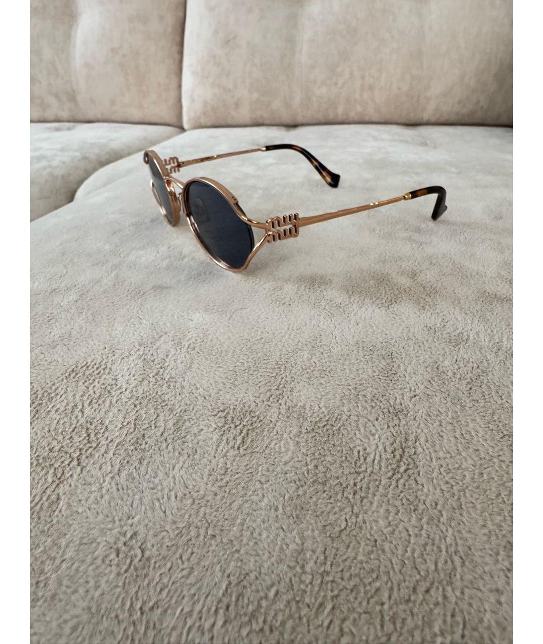 MIU MIU Золотые металлические солнцезащитные очки, фото 3