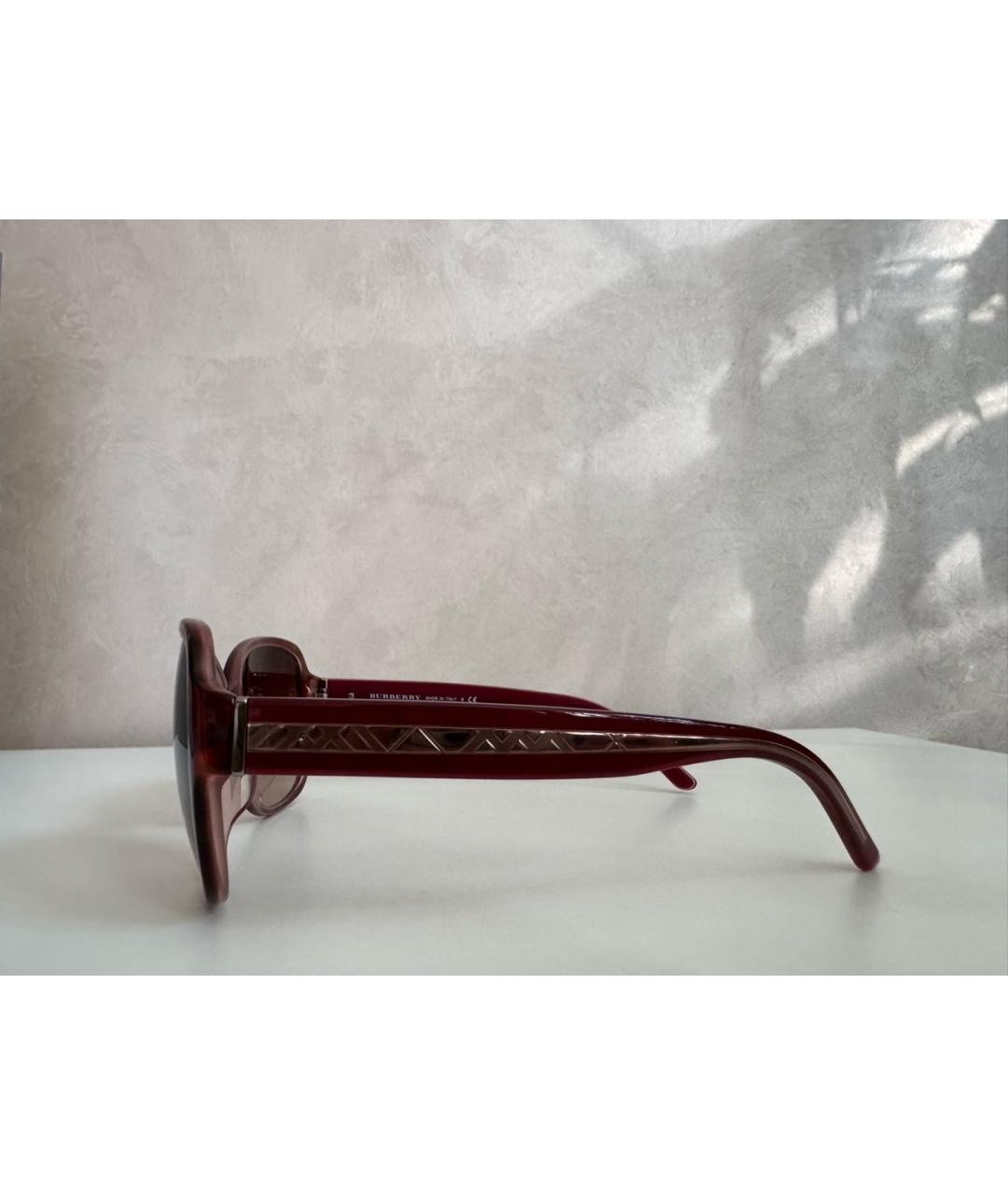 BURBERRY Бордовые пластиковые солнцезащитные очки, фото 7