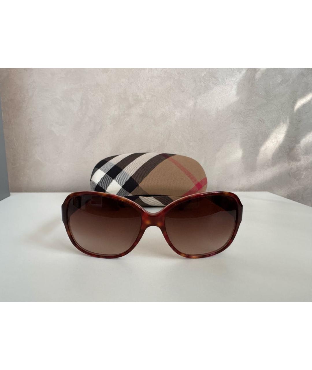 BURBERRY Бордовые пластиковые солнцезащитные очки, фото 2