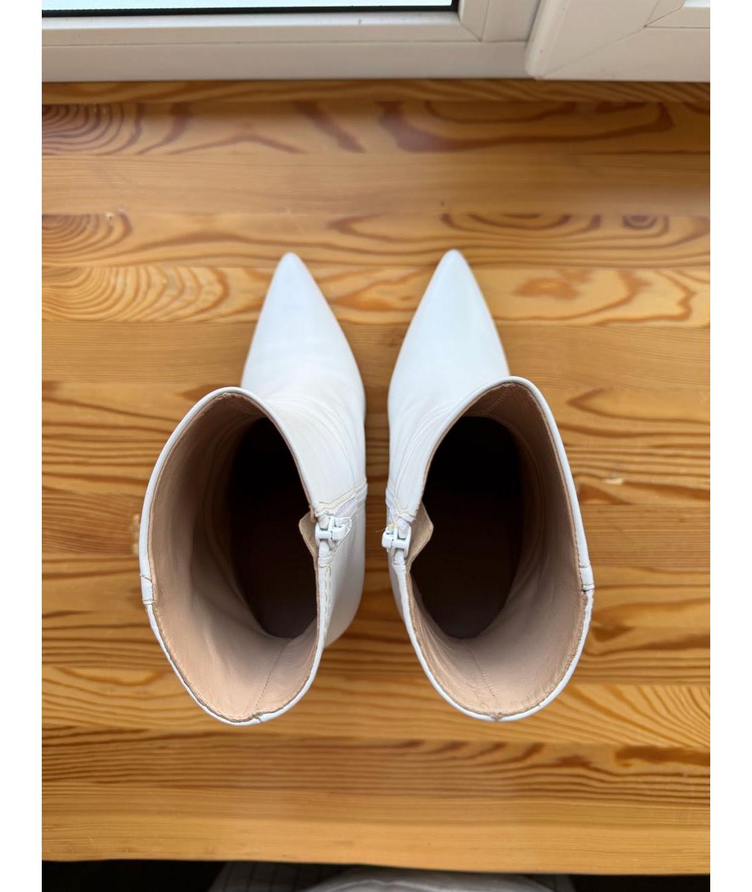 JACQUEMUS Белые кожаные ботильоны, фото 3