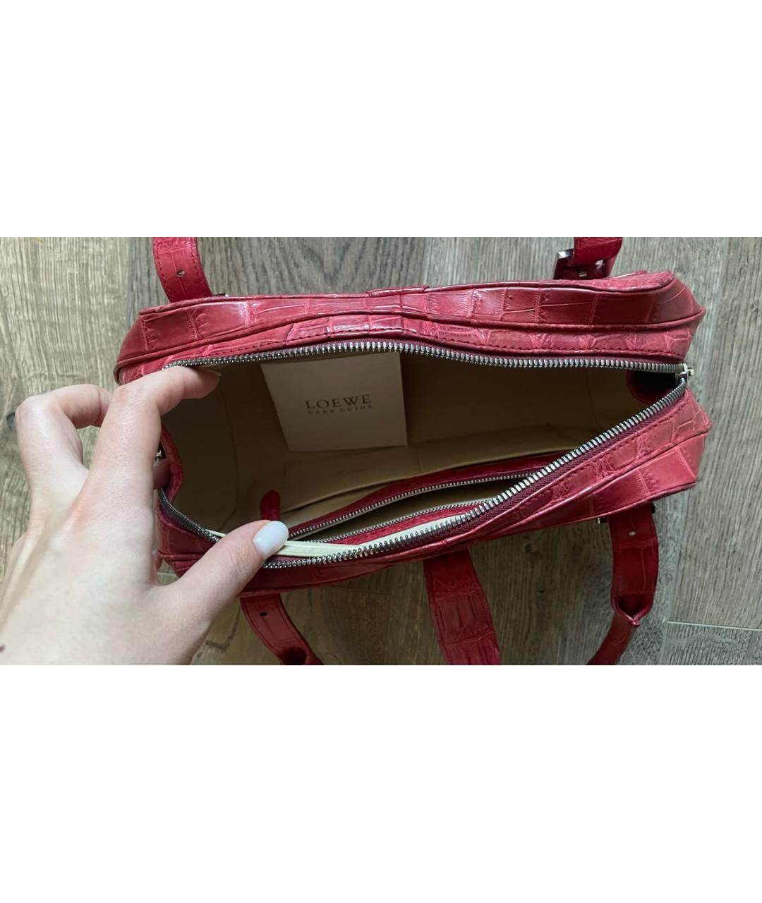 LOEWE Красная кожаная сумка с короткими ручками, фото 4