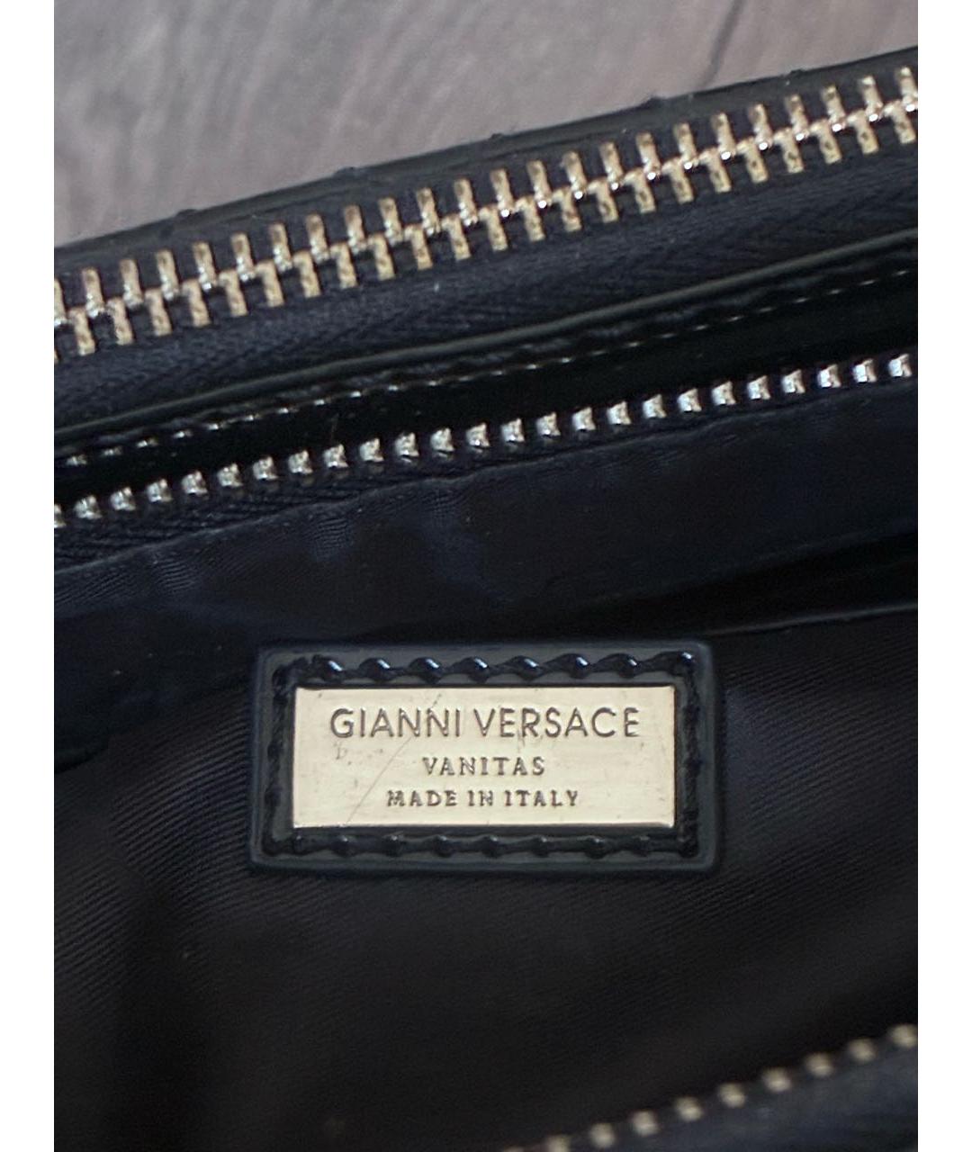 VERSACE Черная сумка с короткими ручками из лакированной кожи, фото 6