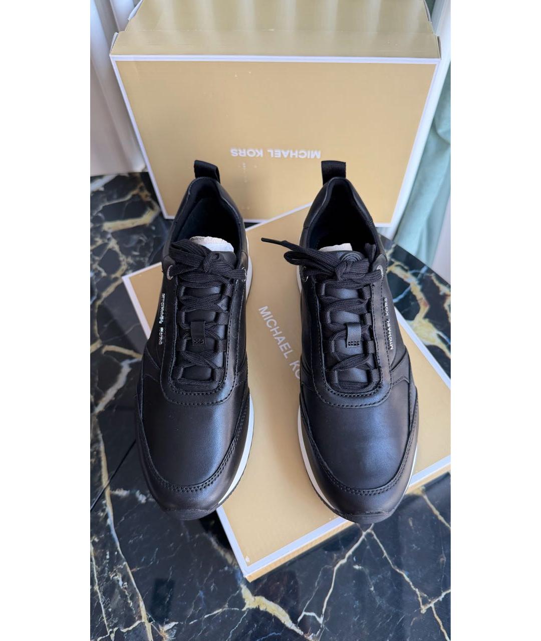 MICHAEL KORS Черные кожаные кроссовки, фото 2