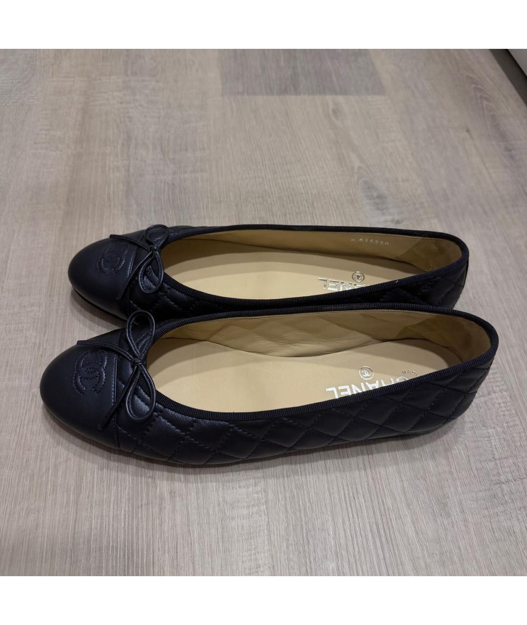 CHANEL Темно-синие кожаные балетки, фото 5