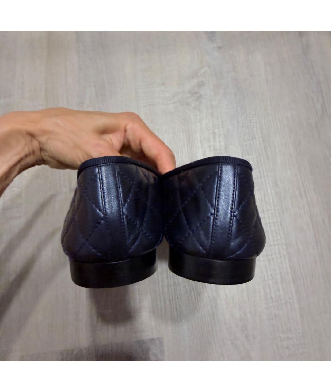 CHANEL Темно-синие кожаные балетки, фото 4