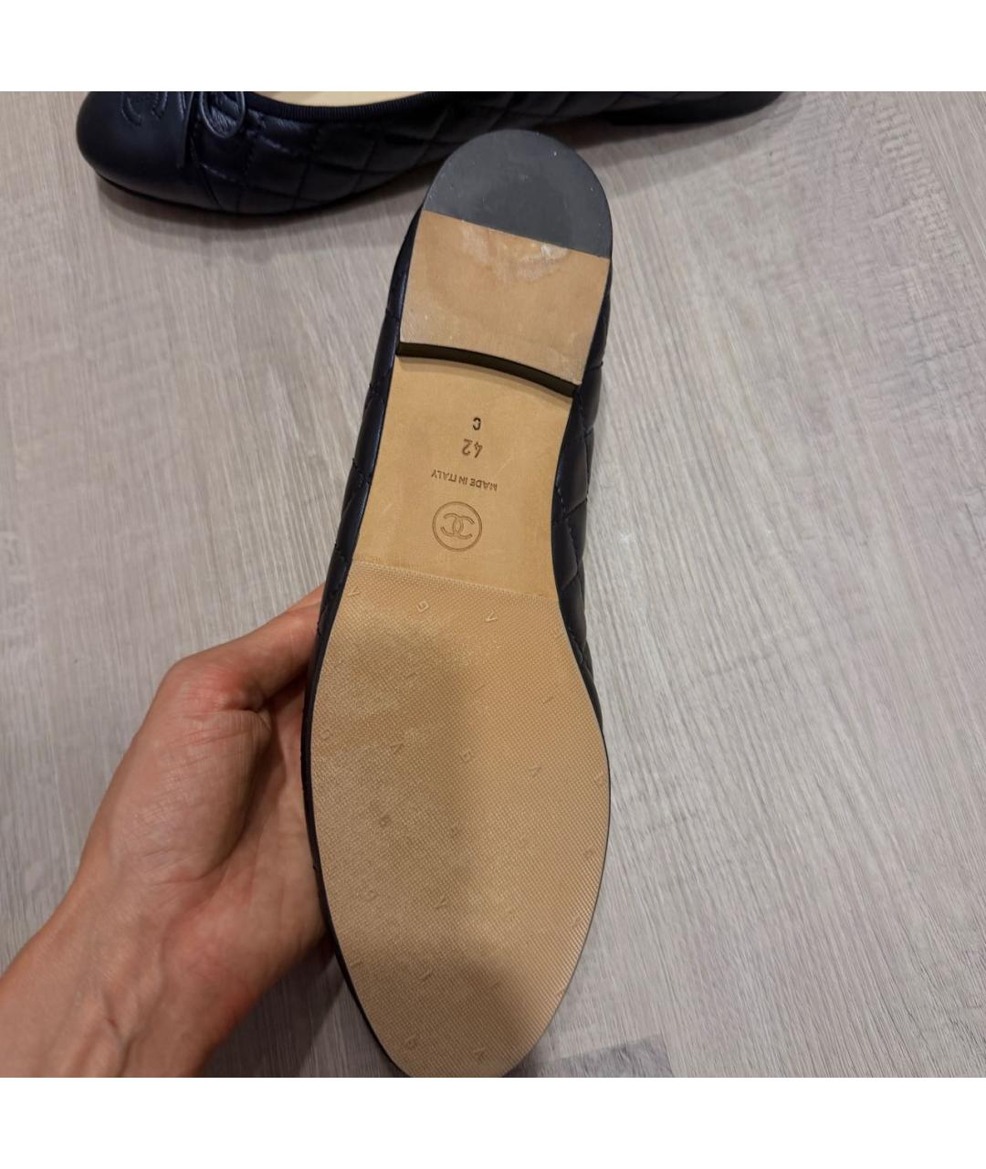 CHANEL Темно-синие кожаные балетки, фото 3