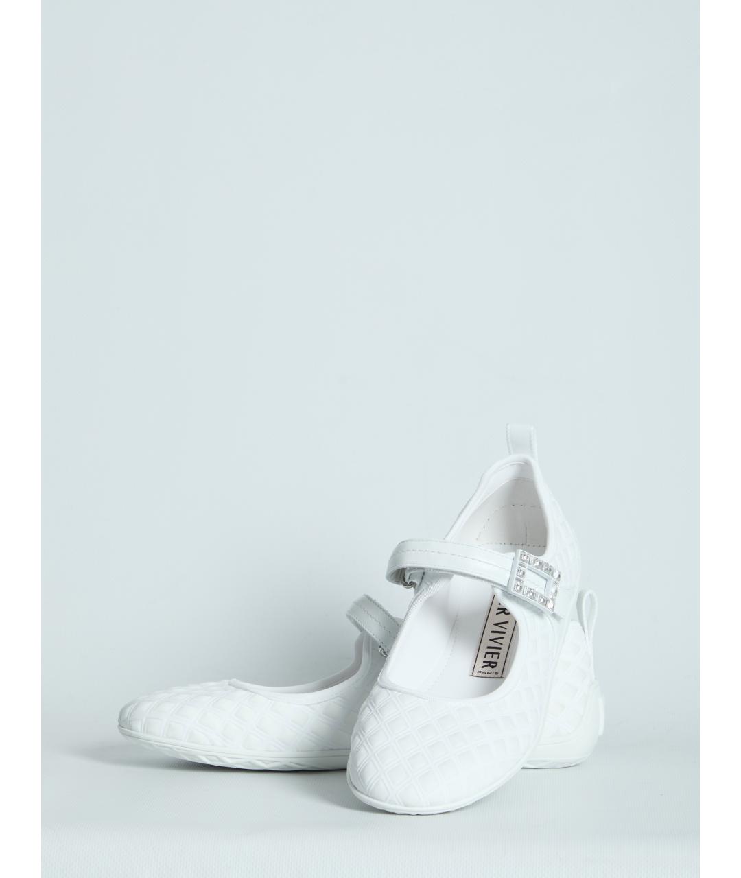 ROGER VIVIER Белые текстильные балетки, фото 5