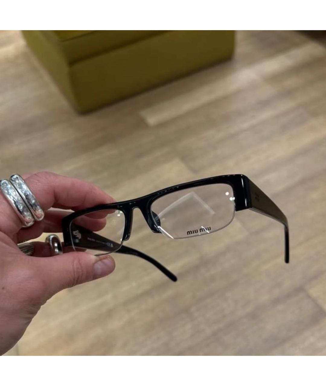 MIU MIU Черные пластиковые солнцезащитные очки, фото 4