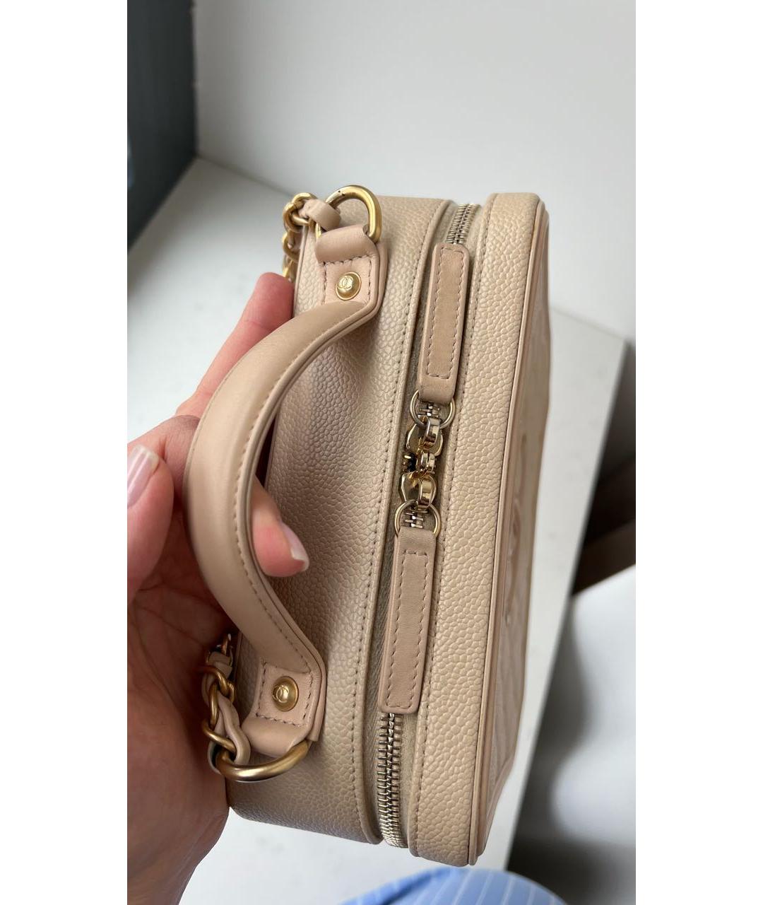 CHANEL Бежевая кожаная сумка с короткими ручками, фото 3