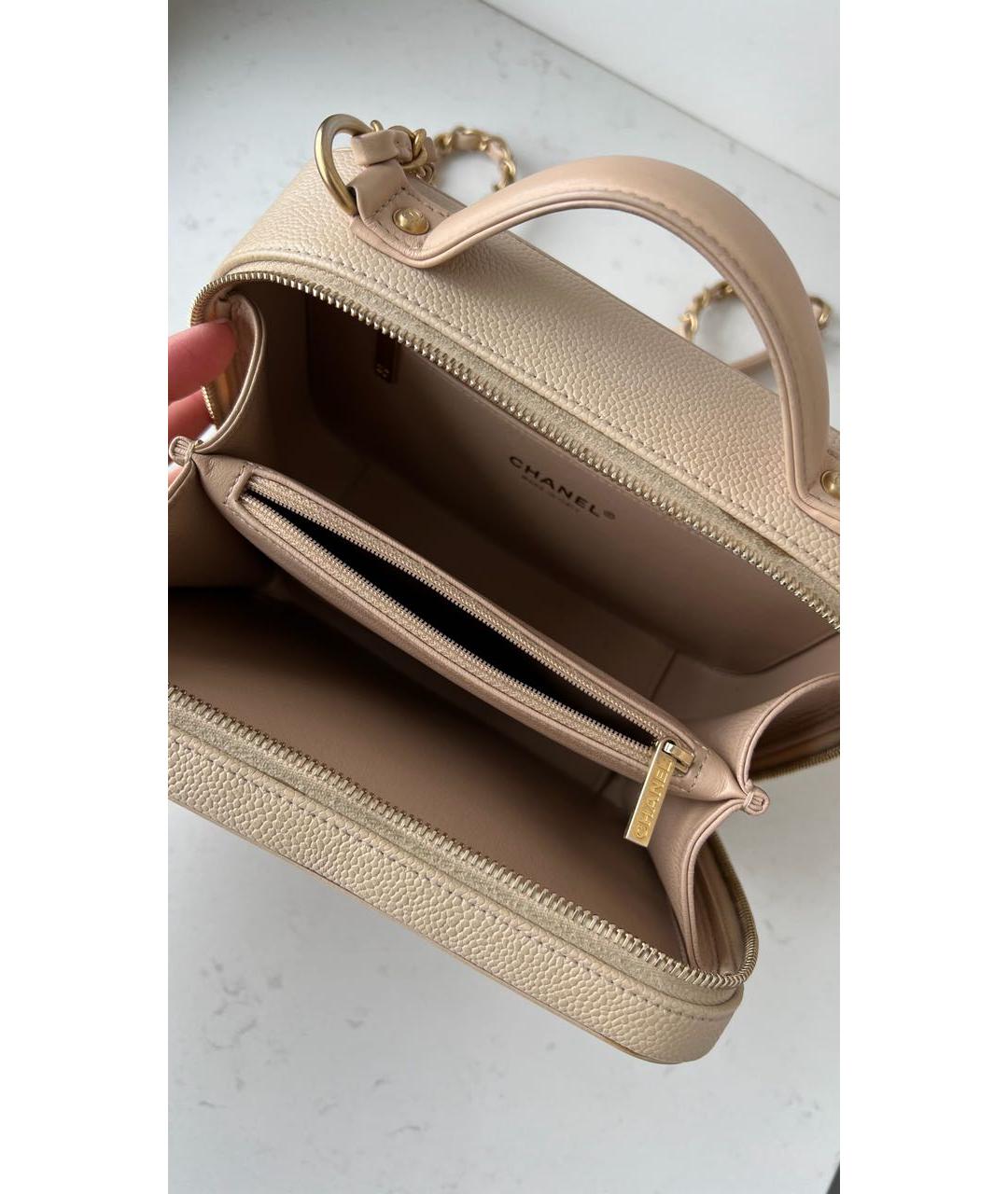 CHANEL Бежевая кожаная сумка с короткими ручками, фото 4