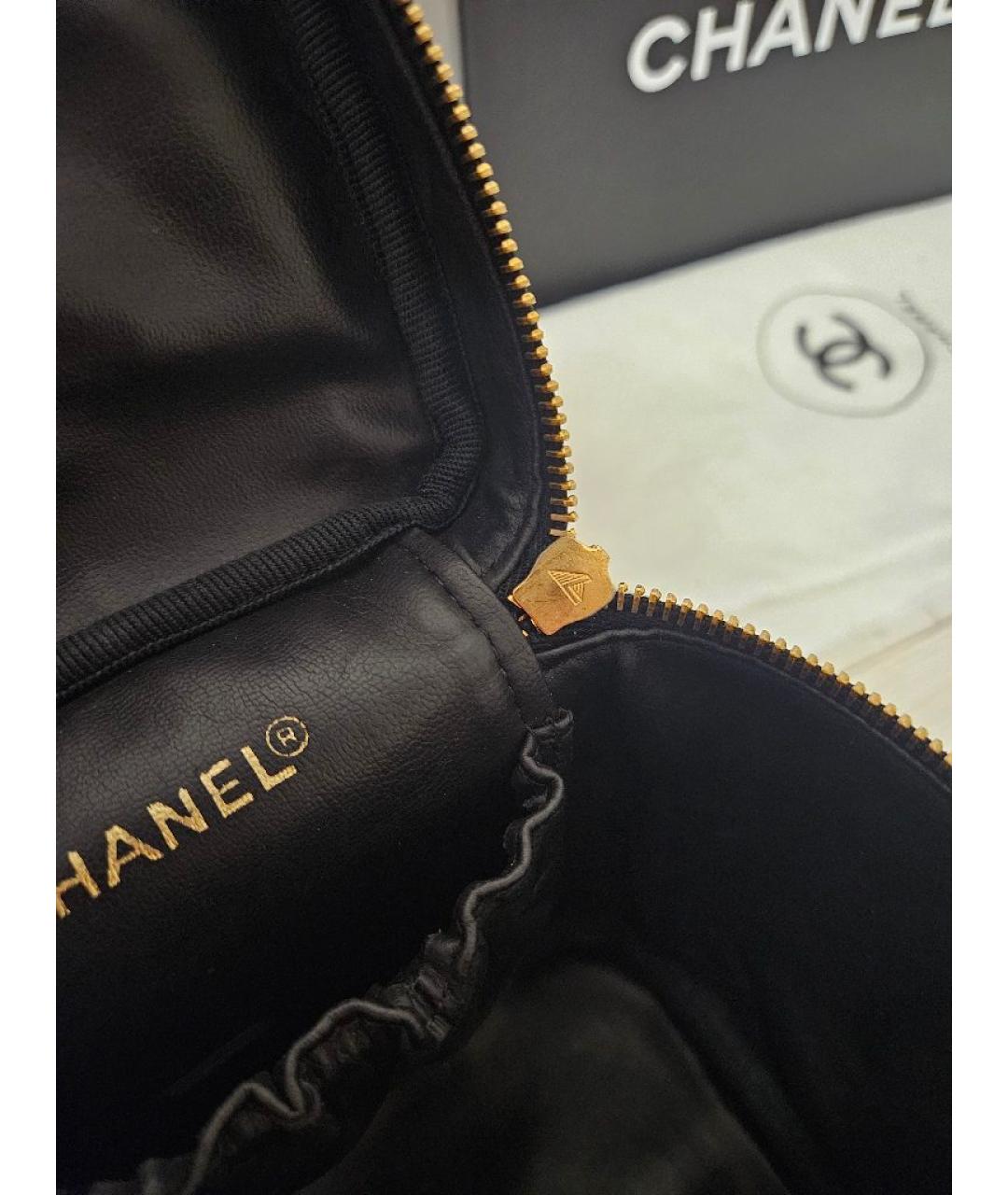 CHANEL Черная кожаная сумка с короткими ручками, фото 6