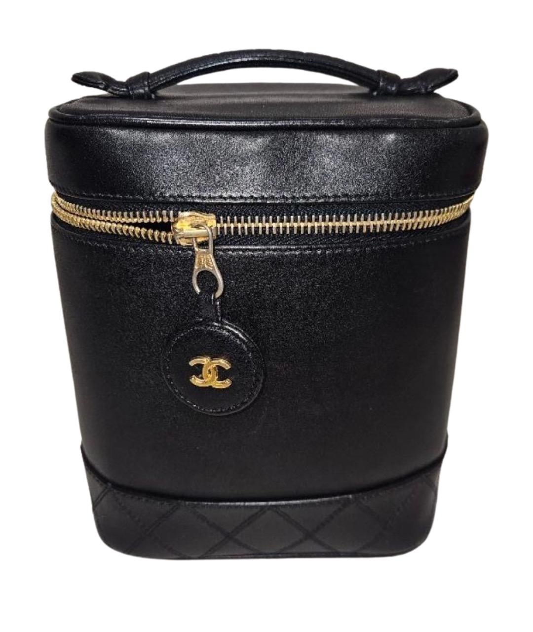 CHANEL Черная кожаная сумка с короткими ручками, фото 1