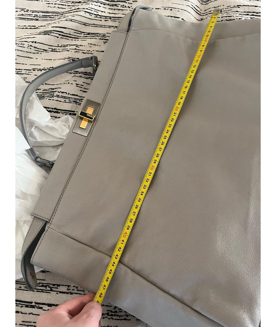 FENDI Серая кожаная сумка с короткими ручками, фото 6