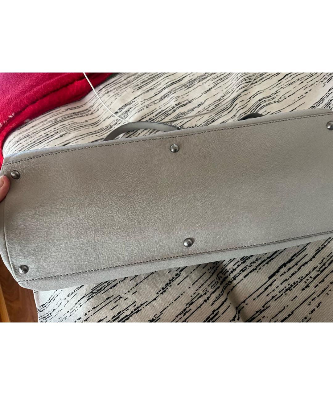 FENDI Серая кожаная сумка с короткими ручками, фото 5