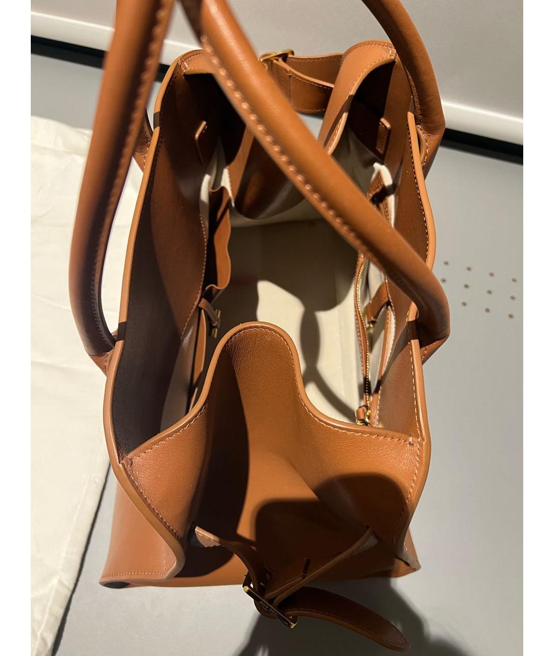 THE ROW Коричневая кожаная сумка с короткими ручками, фото 5