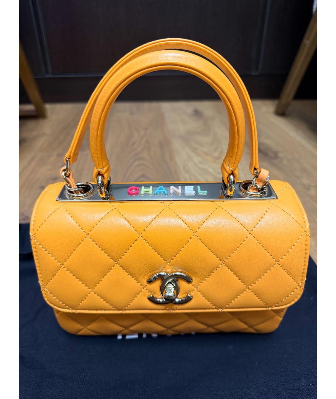 CHANEL Оранжевая кожаная сумка с короткими ручками, фото 7