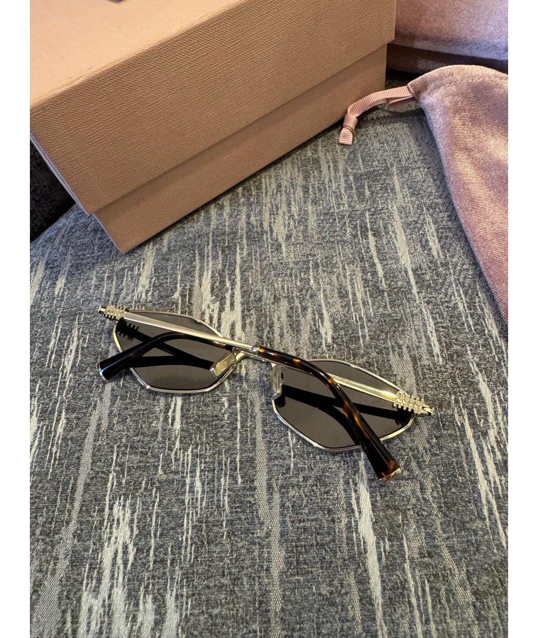 MIU MIU Золотые металлические солнцезащитные очки, фото 2