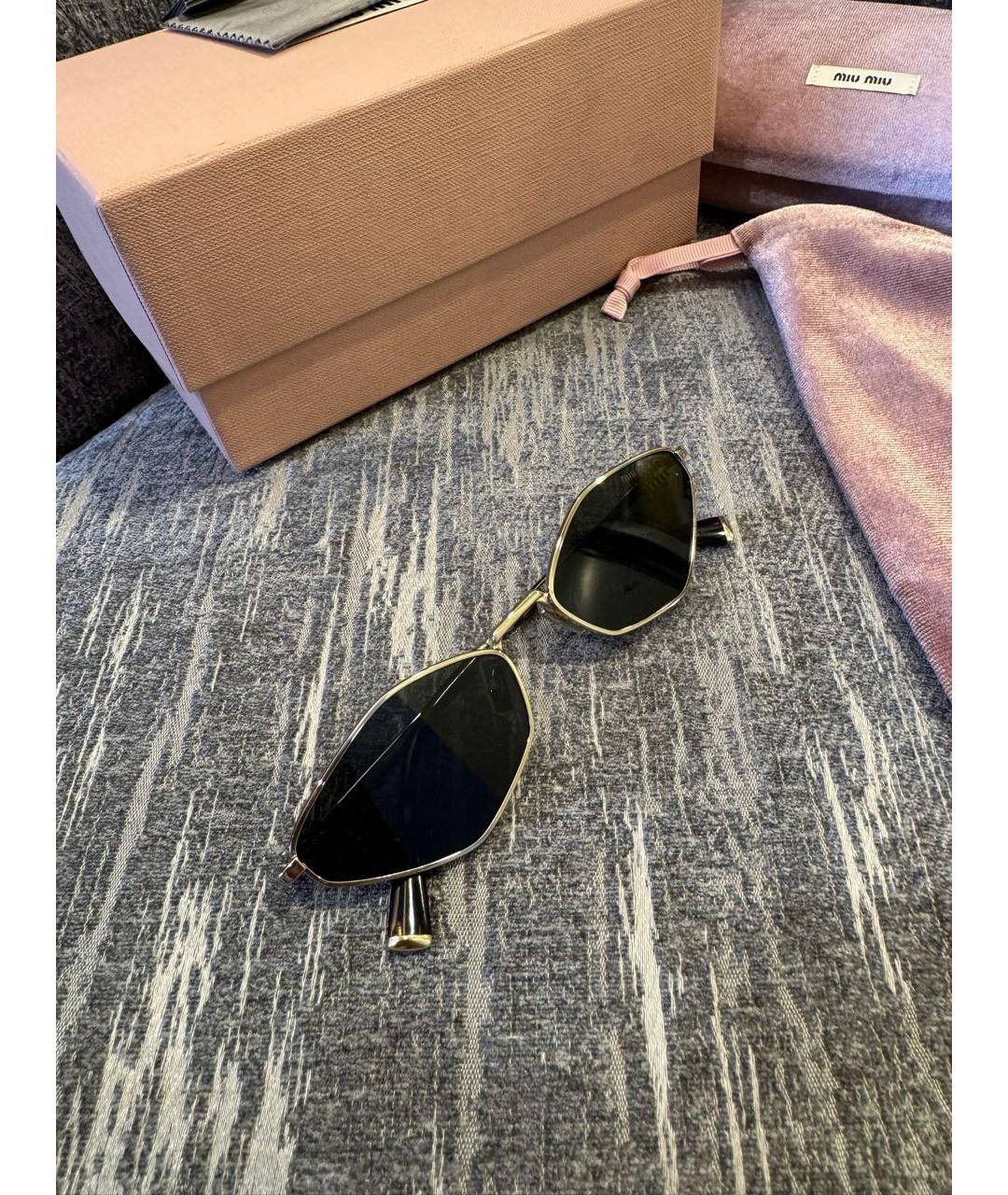 MIU MIU Золотые металлические солнцезащитные очки, фото 9