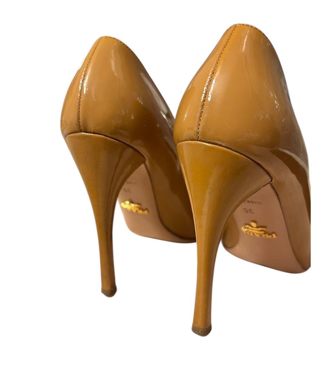PRADA Бежевые туфли из лакированной кожи, фото 4