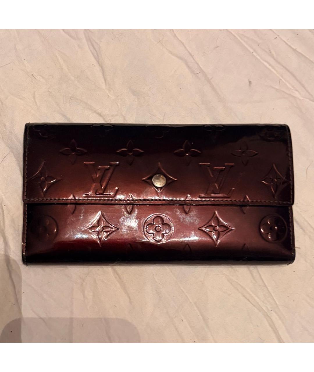 LOUIS VUITTON Бордовый кошелек из лакированной кожи, фото 5